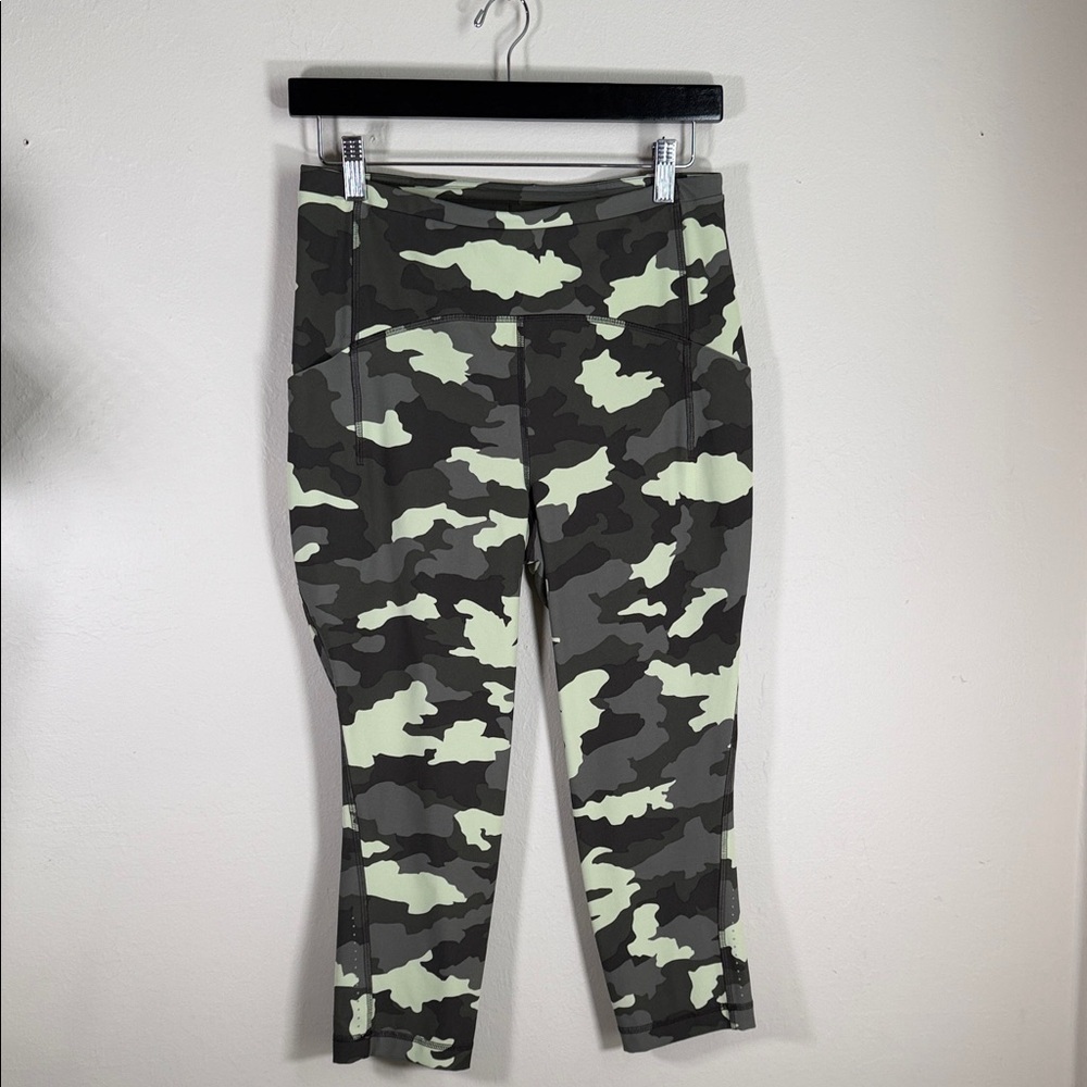 Lululemon Athletica Camo Leggings - Black, Gray, and Cream